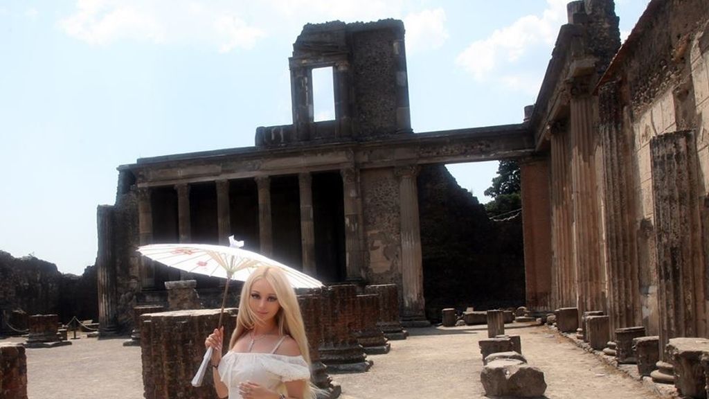 La vida de la 'Barbie Humana'