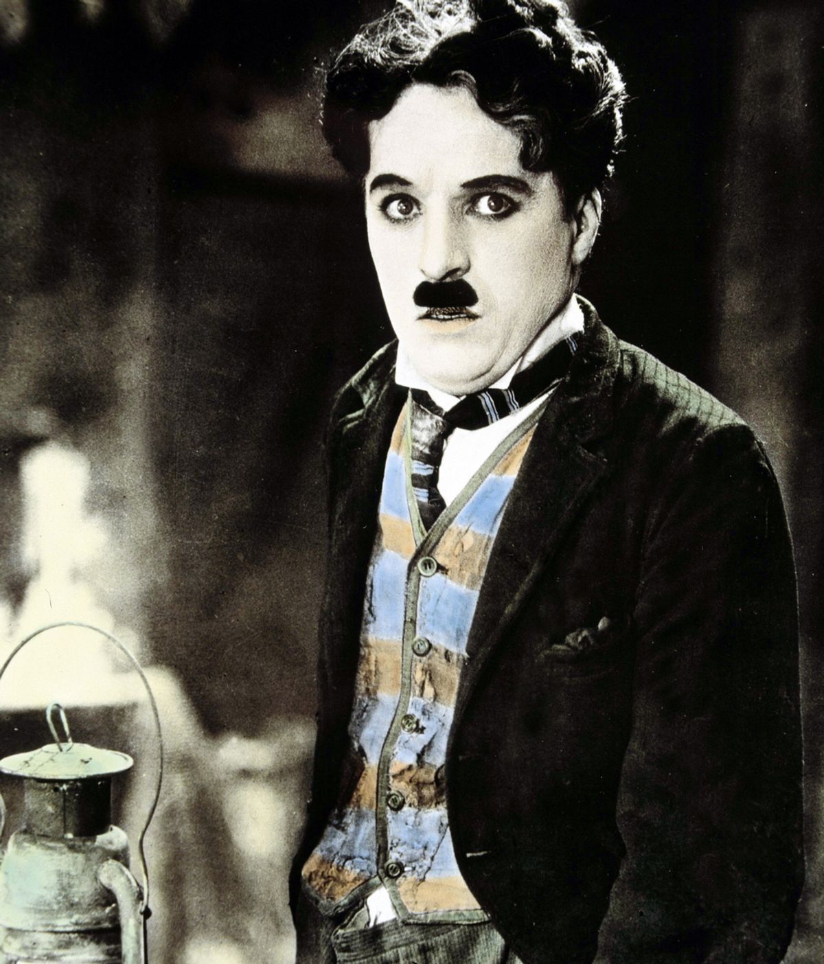 Charles Chaplin, de la pobreza a la fama y al lujo