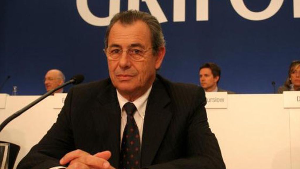 Victor Grifols, presidente de una de las empresas líder mundial del sector de los hemoderivados, considera que donar sangre podría ser "una forma de vivir" para los parados.
