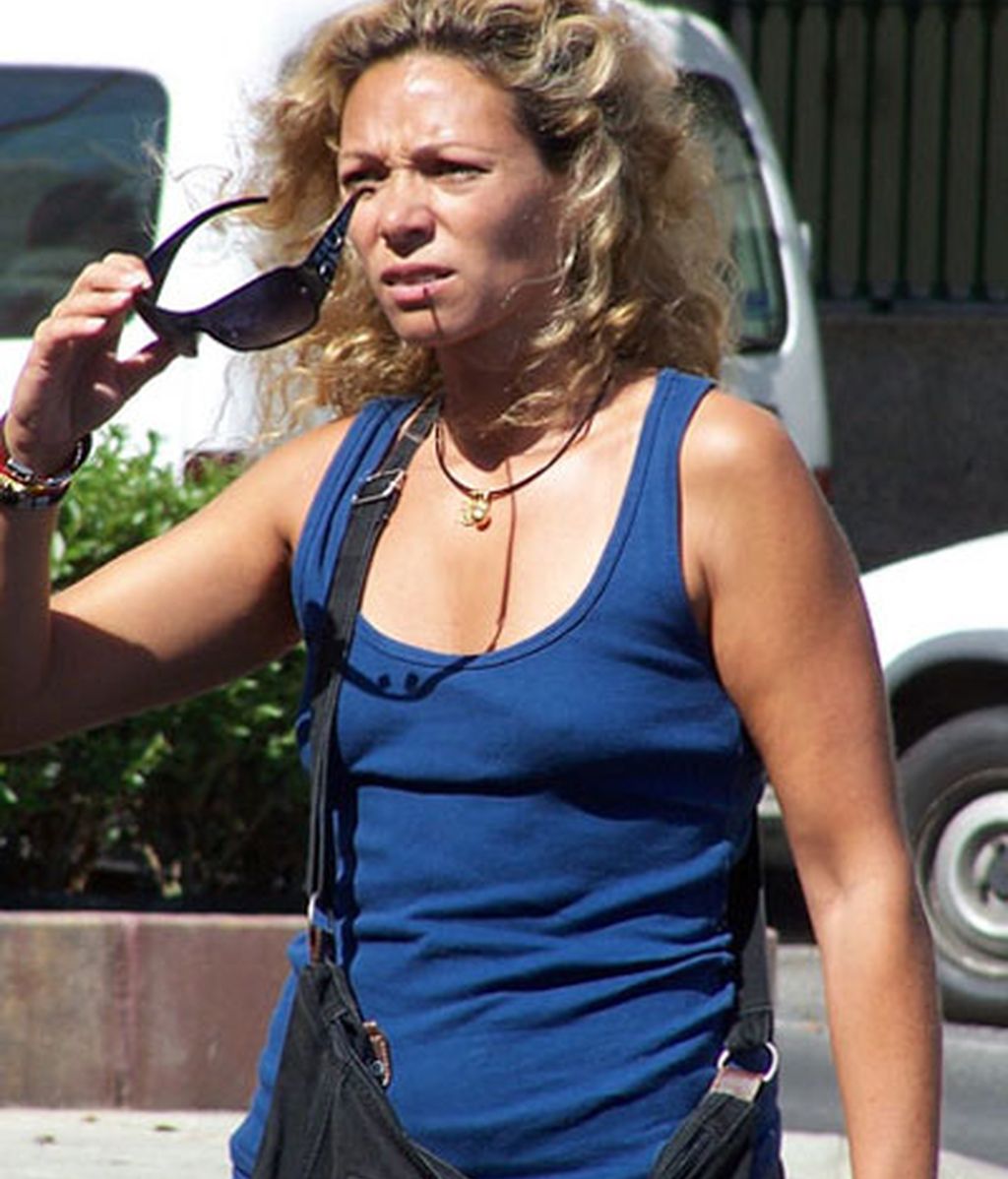 Nikka Livi malvive en la calle