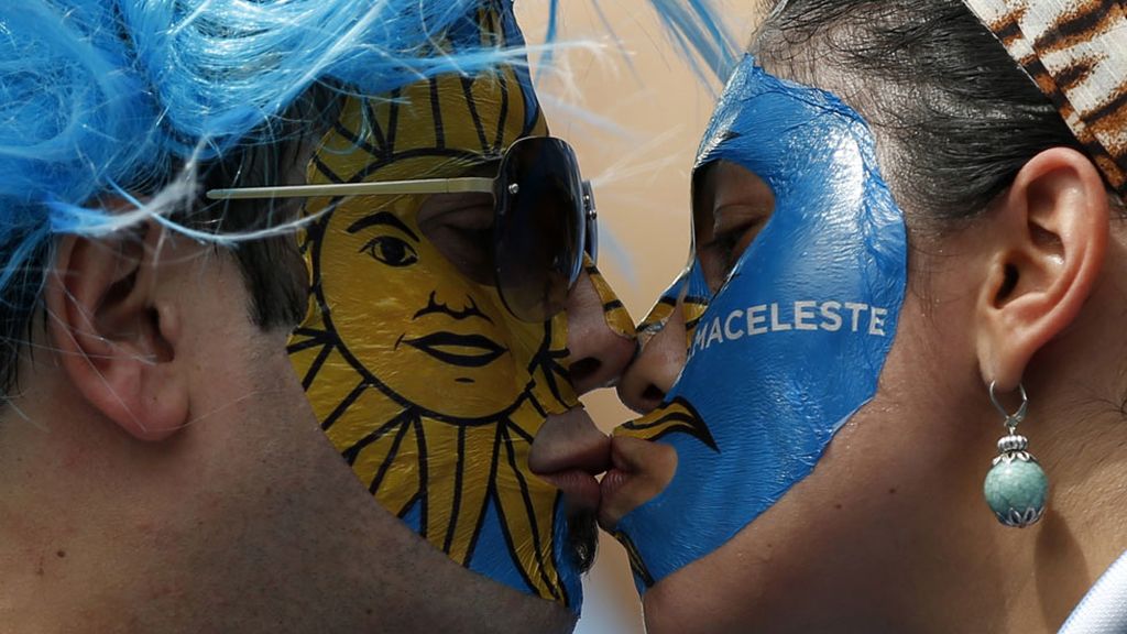 Martes, 24 de junio: El beso de la suerte para meterse en octavos de final