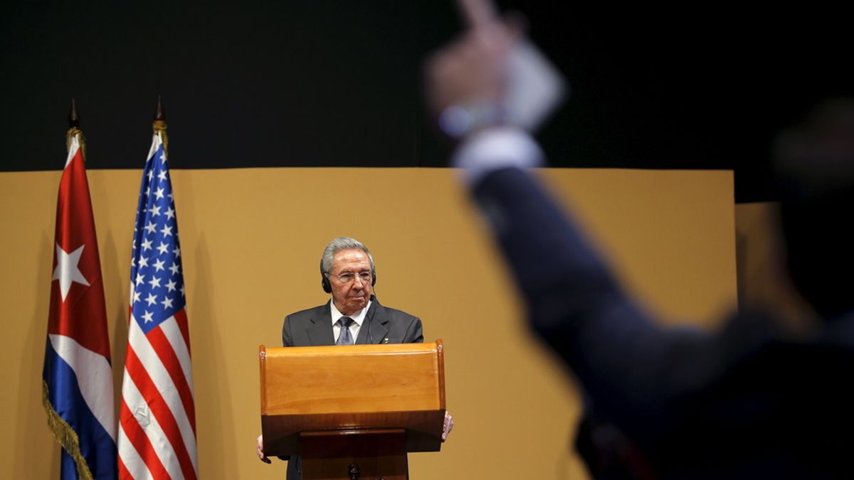 Un periodista pregunta a Raúl Castro en la rueda de prensa con Obama en Cuba
