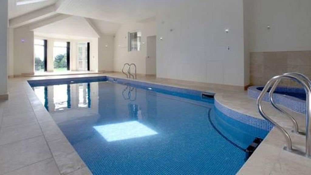 La mansión, típicamente British, está en Alderley Edge