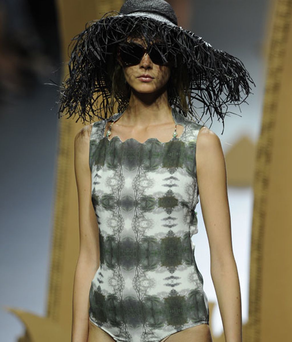 Ion Fiz trae sus tejidos del trópico