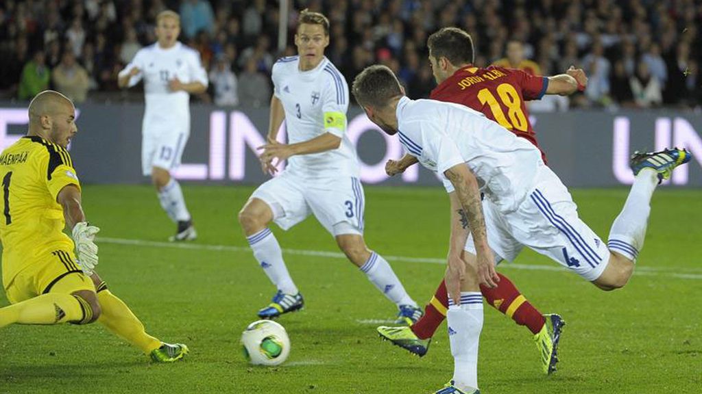 España domina de principio a fin el partido ante Finlandia