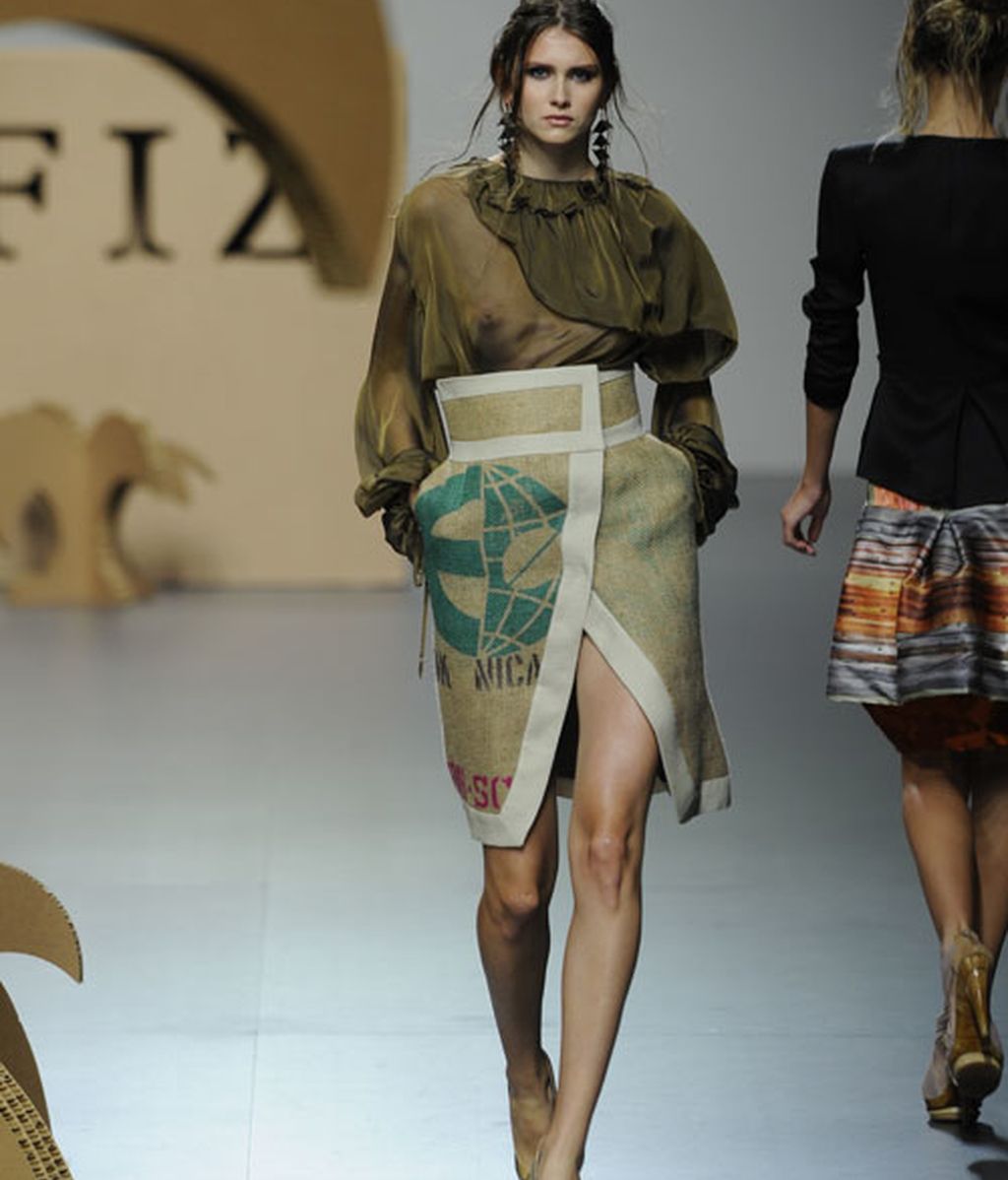 Ion Fiz trae sus tejidos del trópico