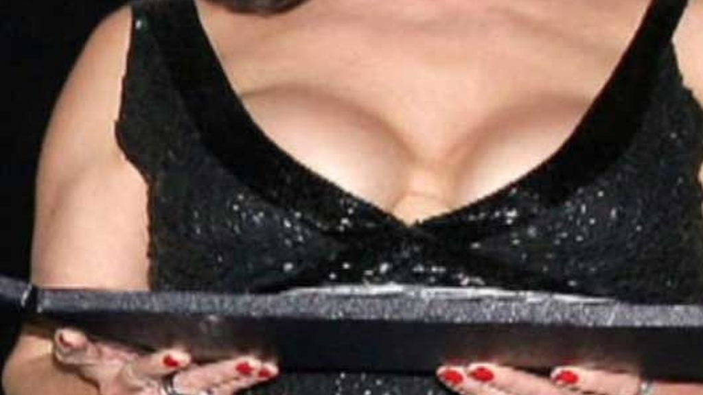 El escote de Carmen Martínez Bordiú