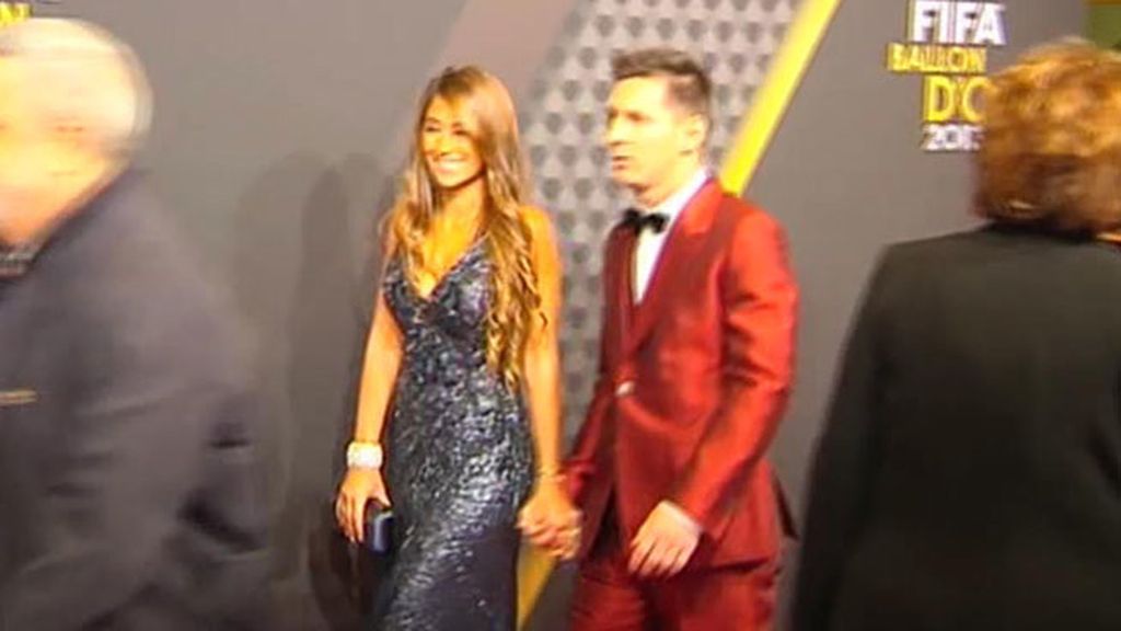 Messi y su traje color ‘vino tinto’