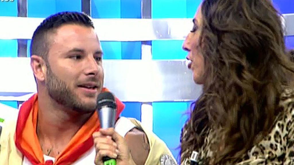 Los scouts visitan 'Sálvame' antes de emprender su camino al campamento