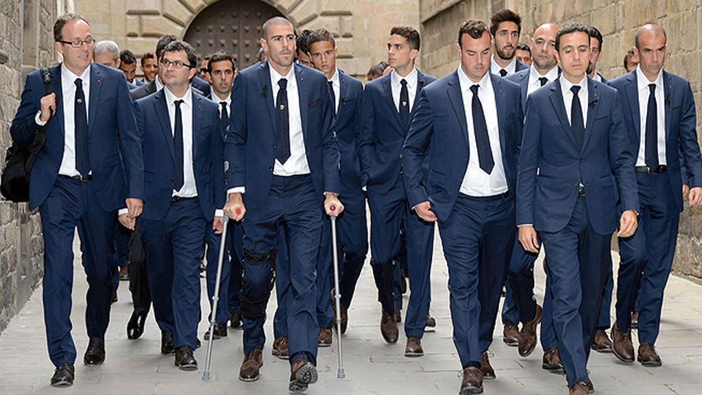 Víctor Valdés acude a pesar de su lesión