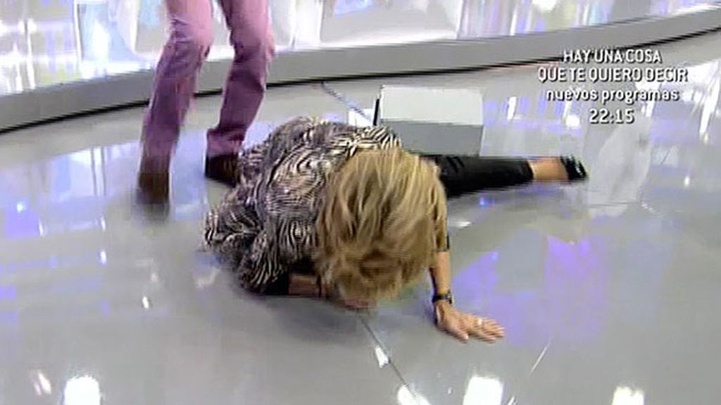 La colaboradora, que corría tras Chelo Gª Cortés, sufre una caída