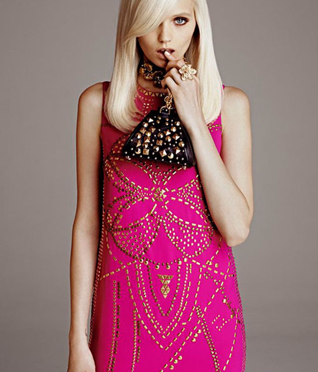 Versace tiende la mano al pueblo: su colección para H&M
