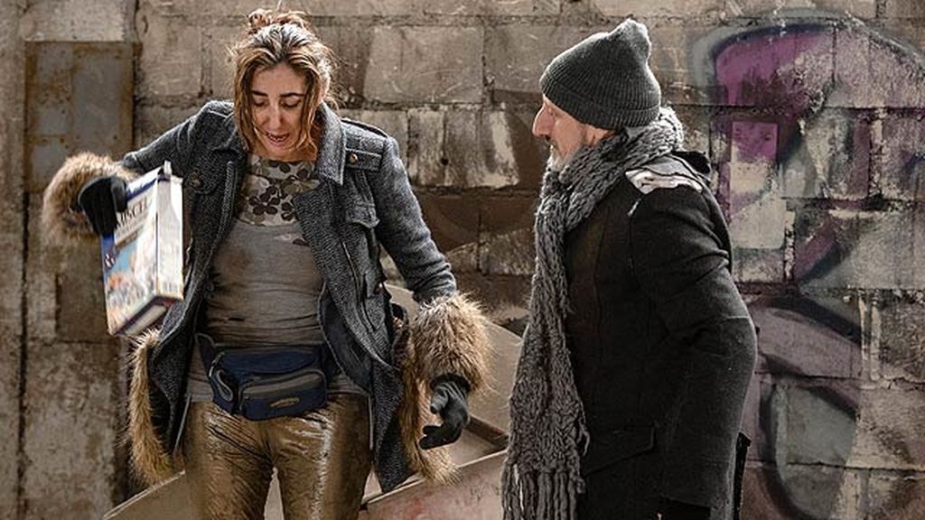 Paz Padilla (La Chusa) acude al mercadillo benéfico de Montepinar