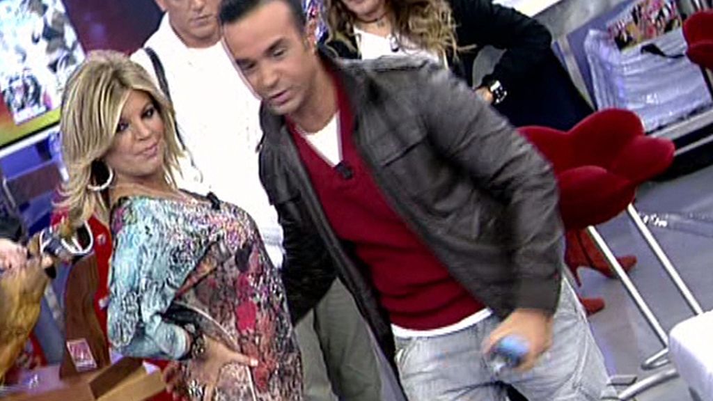 Se ofrece a demostrar que su cuerpo es diferente a como lo retratan