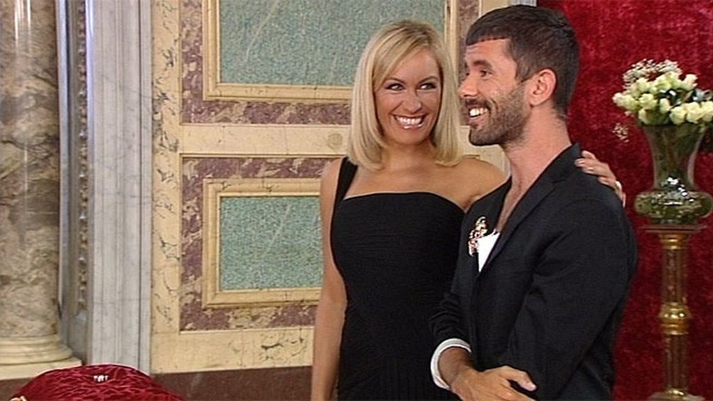 Mary acepta el anillo de su hijo emocionada, pero le aconseja: “tienes que volar”