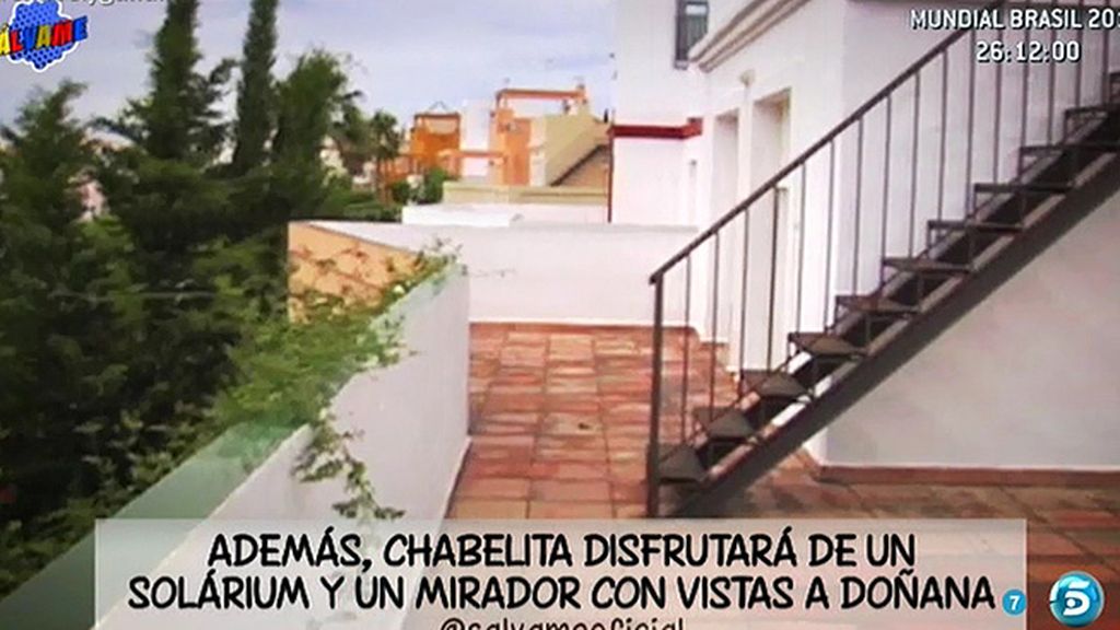 Consta de 3 dormitorios, terraza, jardín y solárium