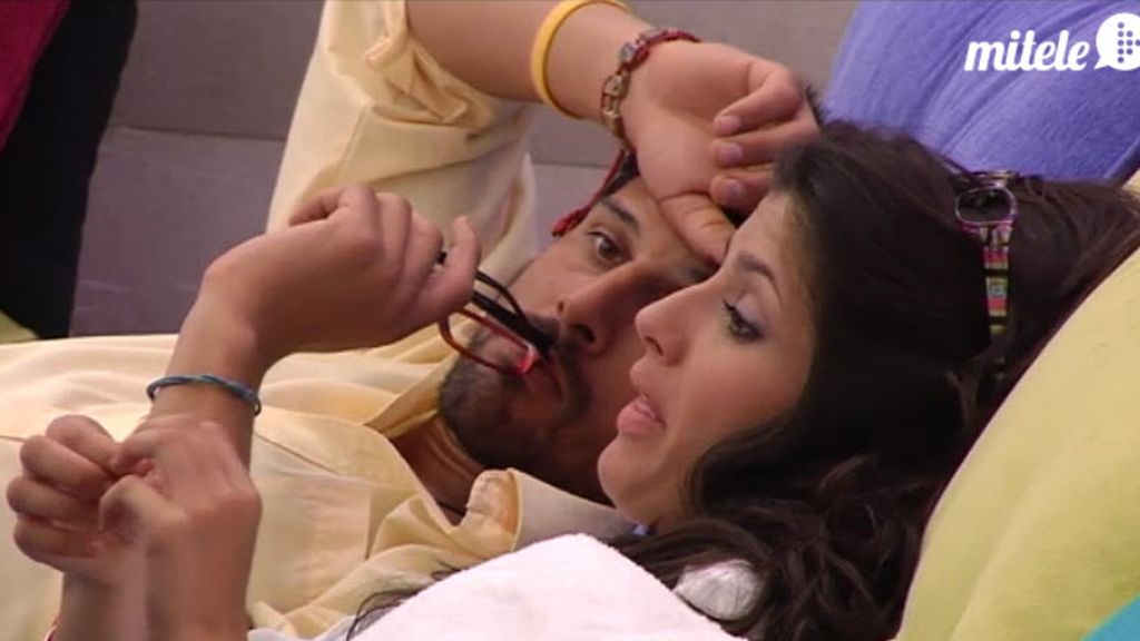 Marta y Cristian, muy juntitos en la fiesta de GH