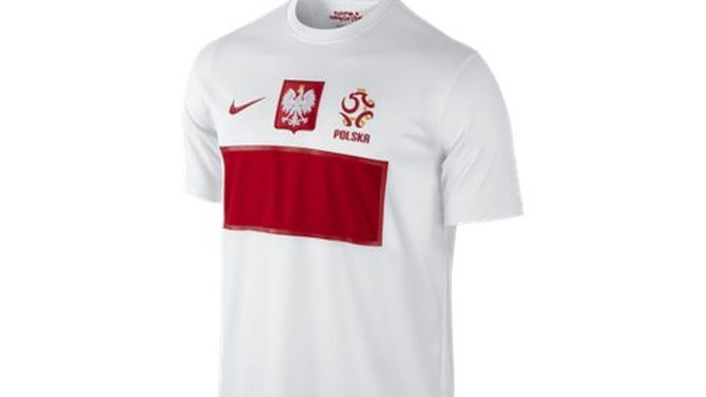 Primera equipación de Polonia