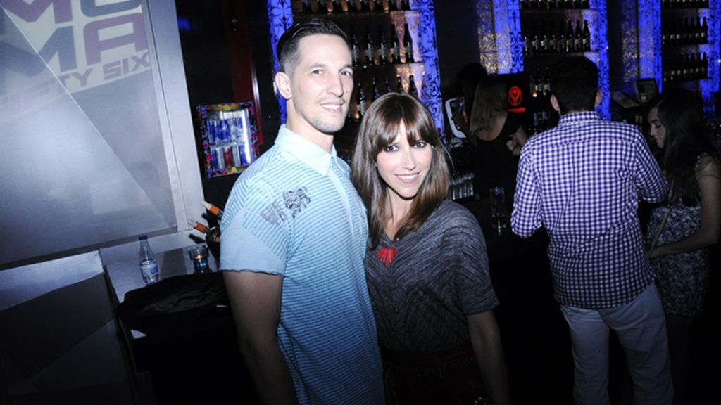 La cantante Nika junto a Jordi Roselló