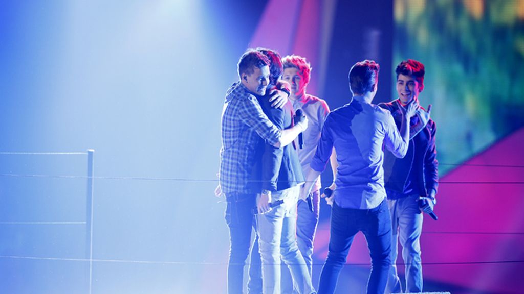 'One Direction' arrasan en los MTV Awards