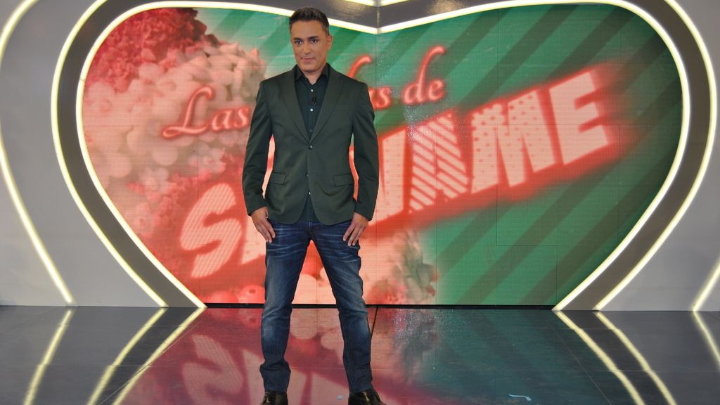 Kiko Hernández y Carmen Alcayde, presentadores de 'Las bodas de Sálvame'