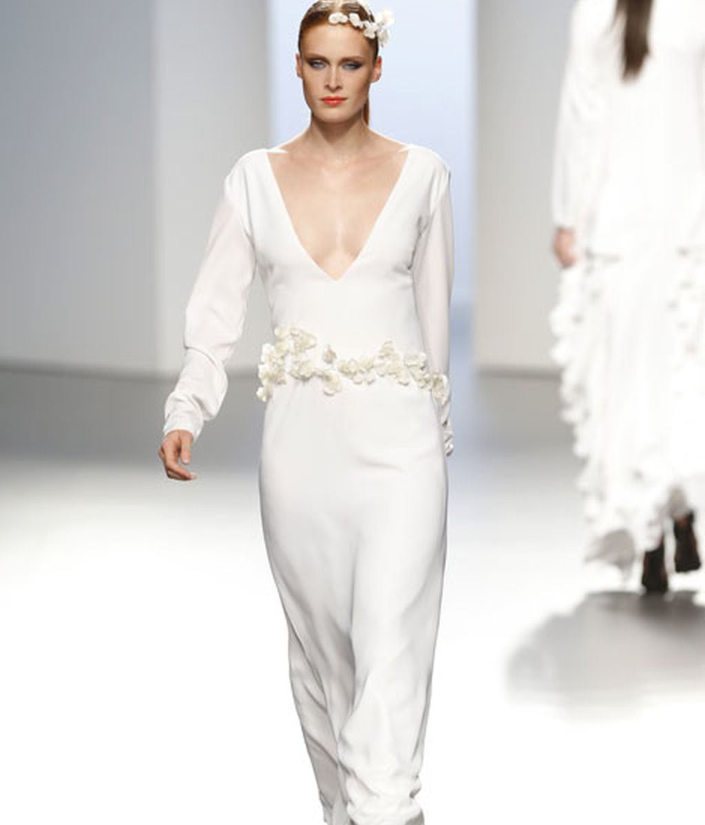 Contención de volúmenes y apuesta por líneas rectas