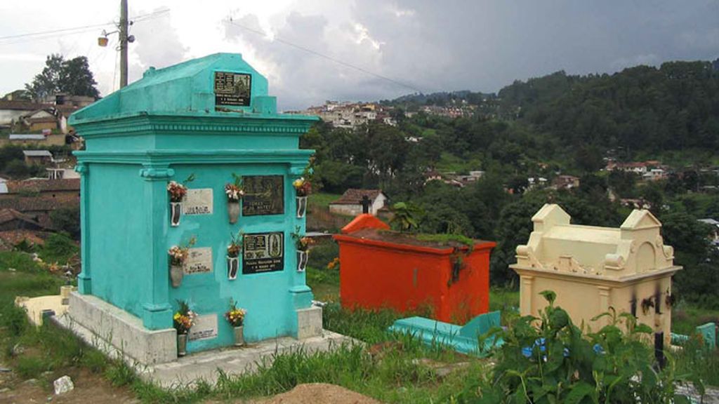 Un cementerio cargado de color en Guatemala