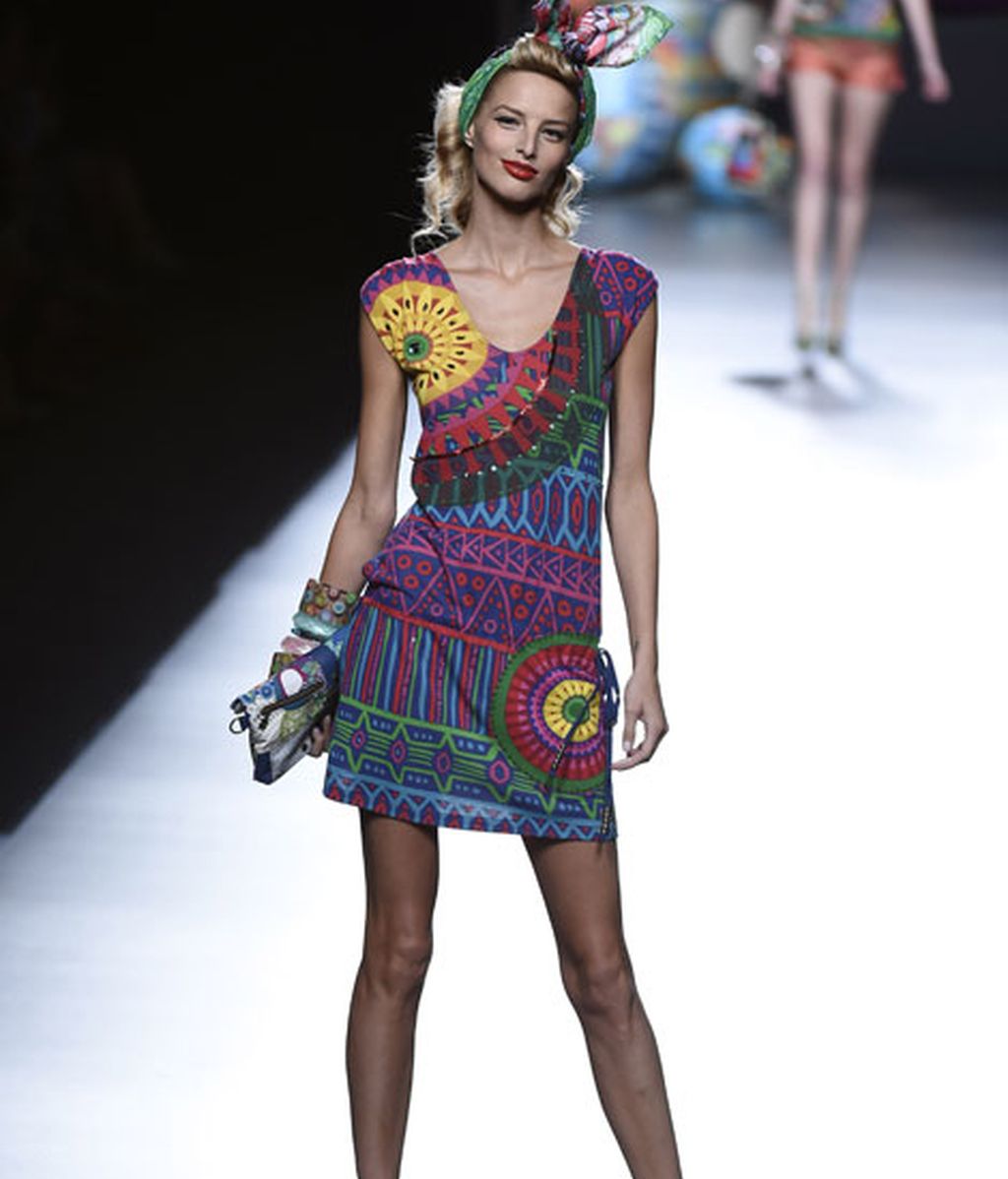 Color y grafismo en una colección que explota las señas de identidad de la firma