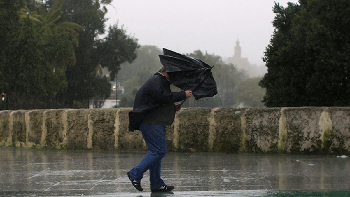 Un total de 15 provincias están en alerta por lluvias y tormentas