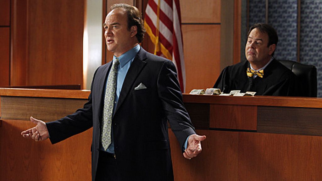 Dan Aykroyd realiza una aparición estelar en 'The defenders'