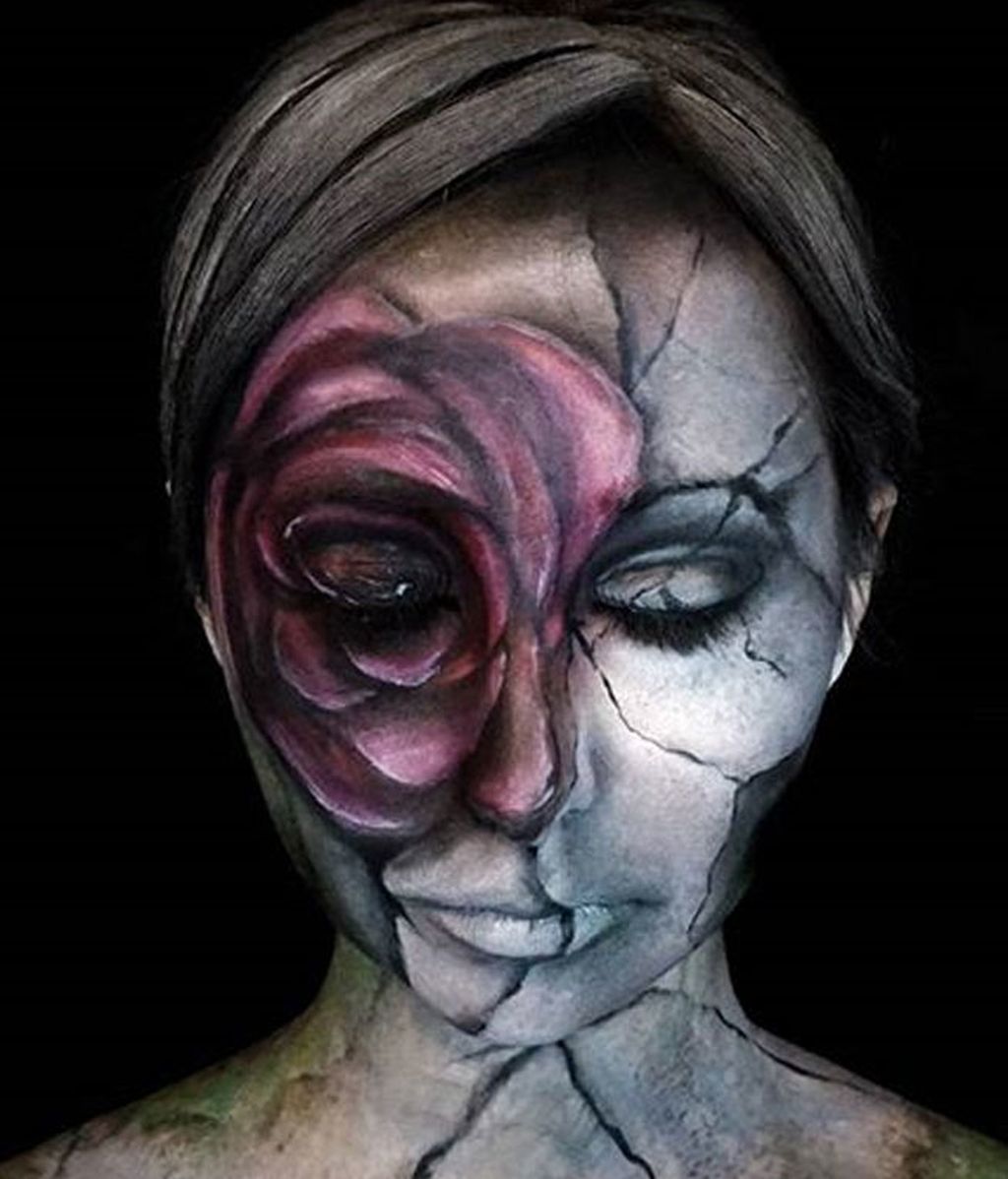 Andrea de la Ossa se convierte en los monstruos con los que nunca querrías soñar