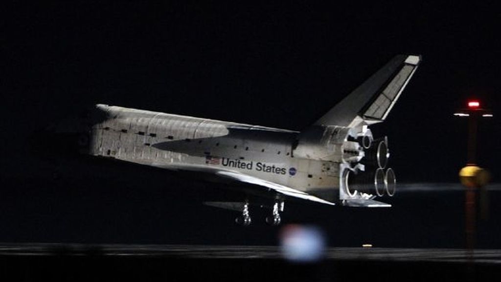 El Atlantis aterriza y cierra la era de los transbordadores espaciales