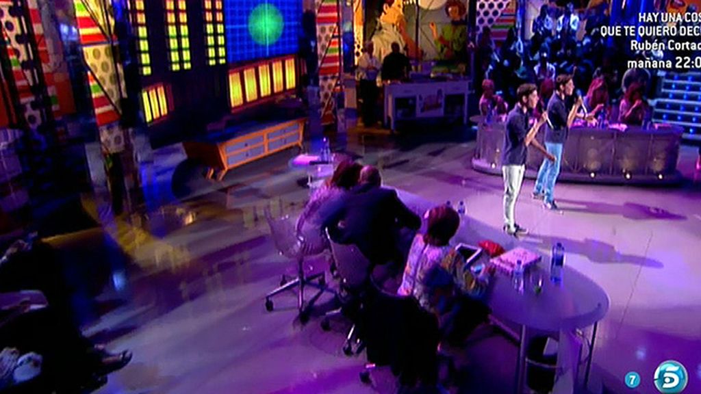 Jesús y Daniel presentan en 'Sálvame' el tema 'Lo mejor está por venir'
