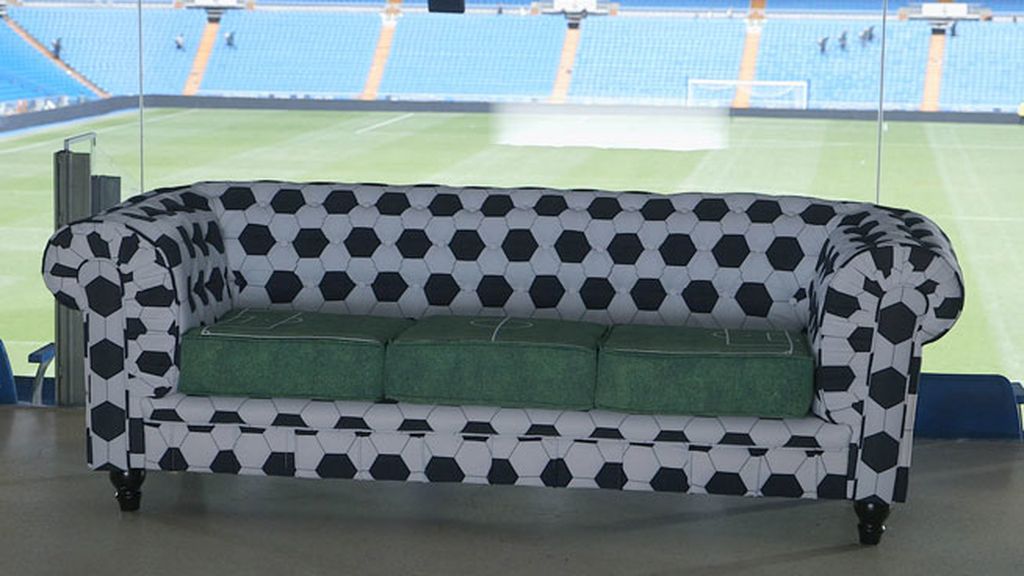 Un sofá futbolero, otro muy flamenco, picante... así son los próximos chester