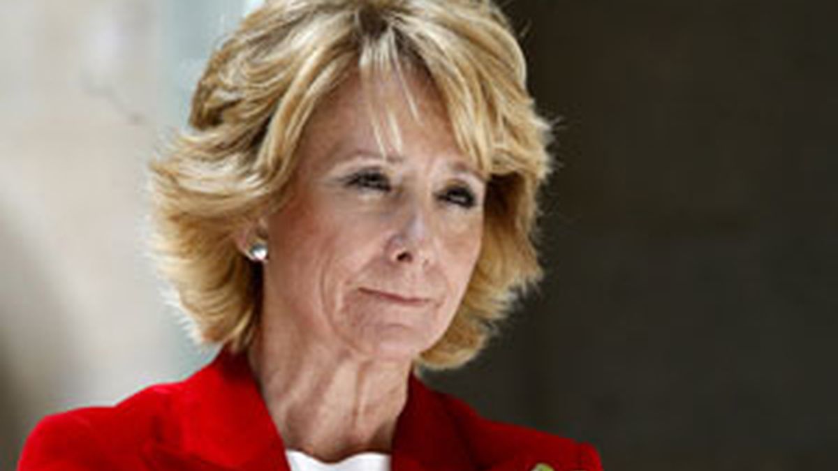 Esperanza Aguirre contesta a las acusaciones de Granma. Vïdeo:ATLAS Esperanza Aguirre contesta a las acusaciones de Granma. Vïdeo:ATLAS