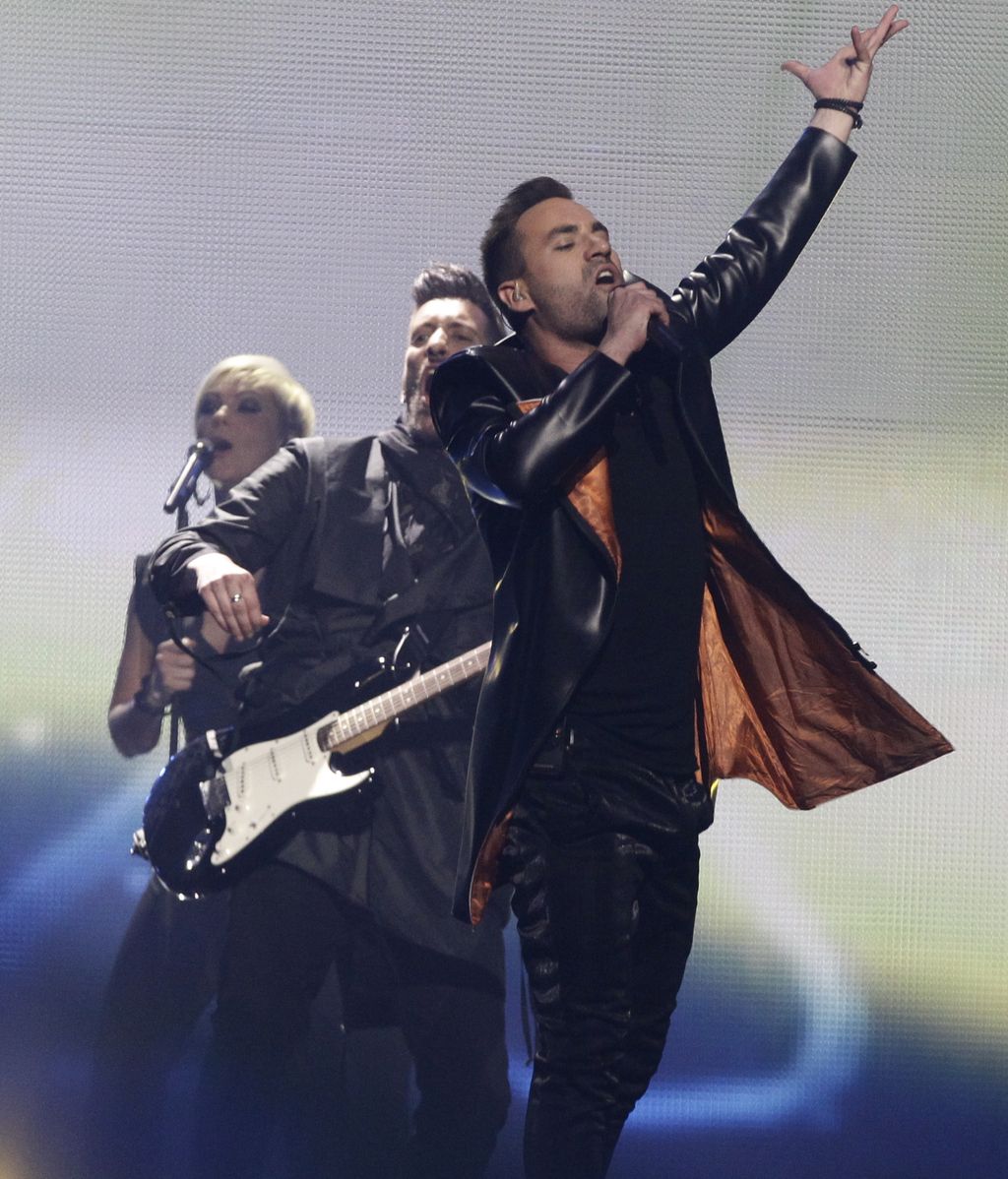 Hungría con Compact Disco