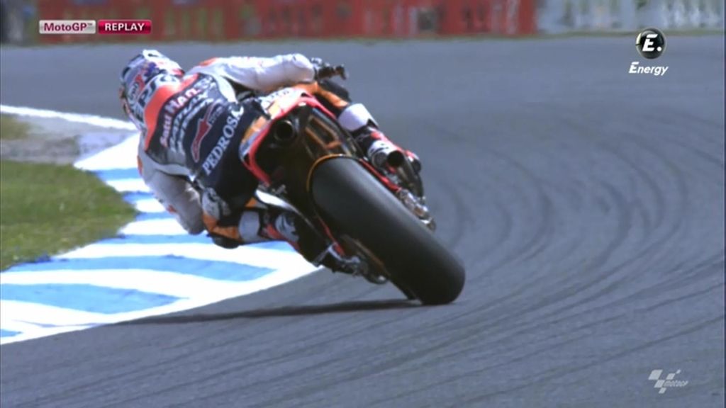 Pedrosa se suma al recital de derrapes en Australia