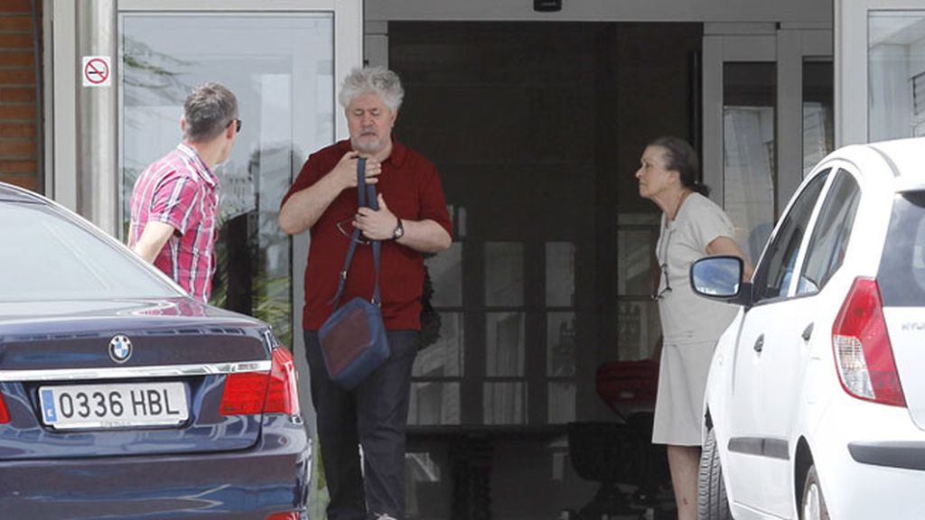 Los famosos se acercan a conocer a la hija de Penélope Cruz