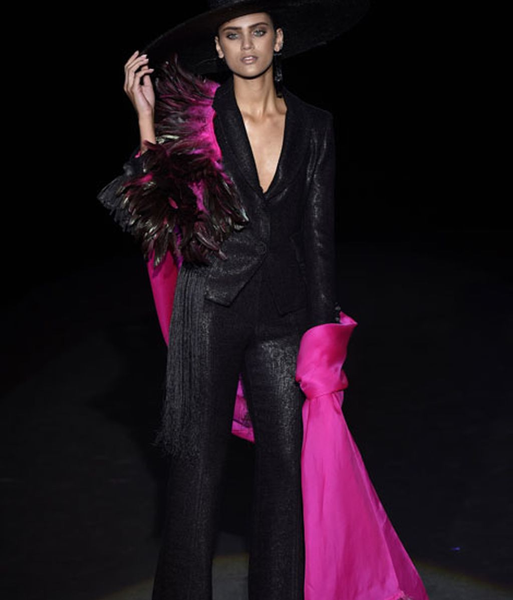 Flecos, plumas y cuero para la mujer más urbana