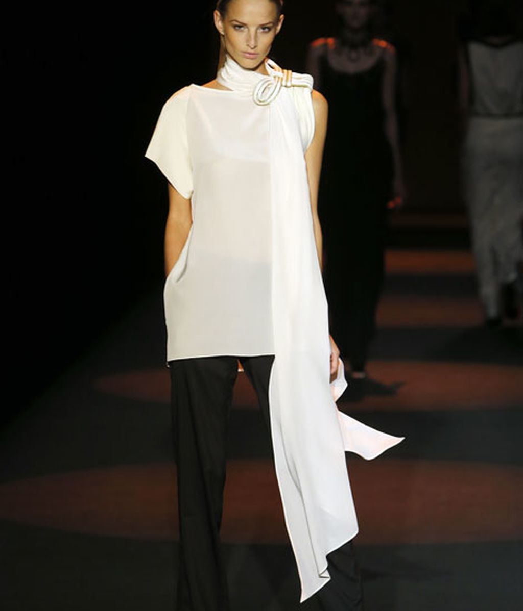 Blancos, negros y azules con detalles dorados