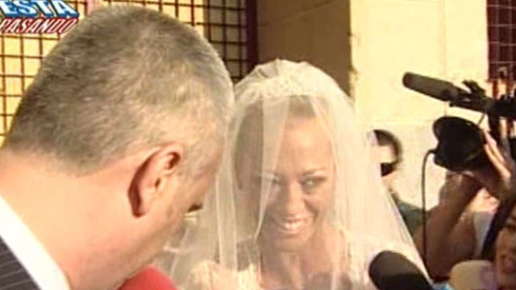 Los hermanos Esteban, entre una multitud de cámaras