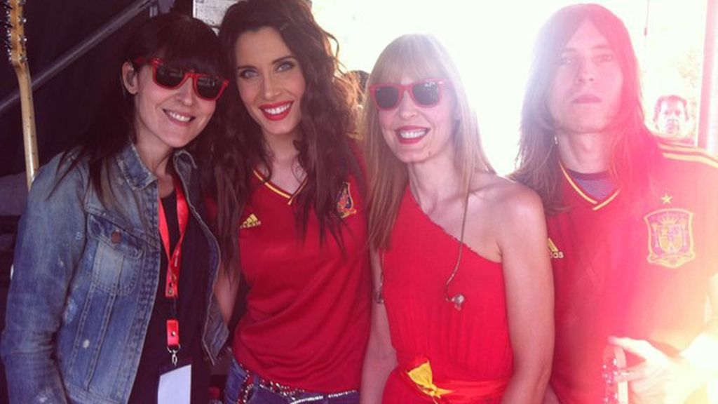 La presentadora animó a la afición en Cibeles