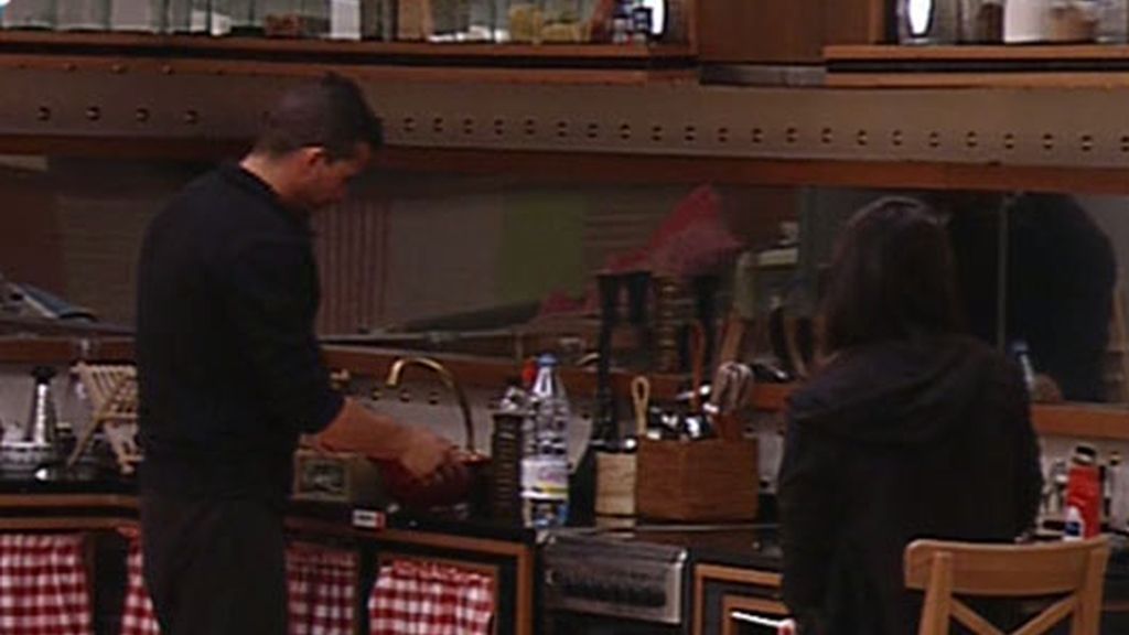 Arturo y Carol, mucho feeling en su primera noche juntos