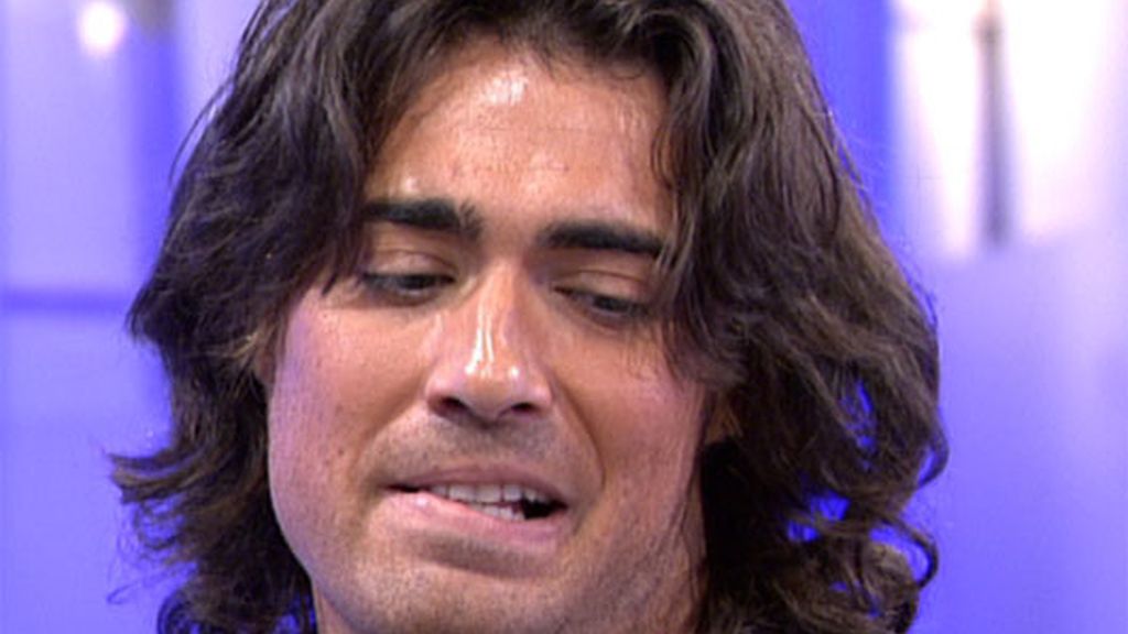 Reche se derrumba en plató