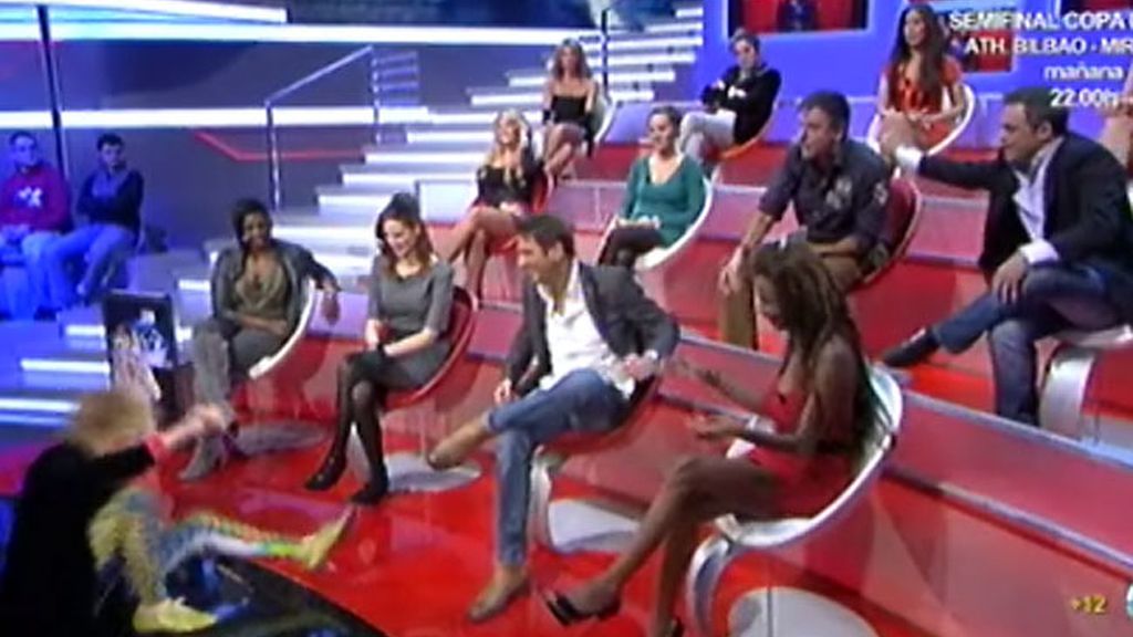 Milá, a Pepe: "¿Pero me tengo que tirar al suelo para que te calles?"