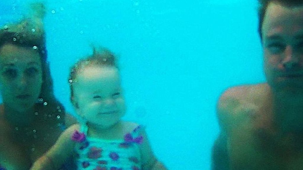 La viajera más pequeña del mundo recorre el globo en 10 meses