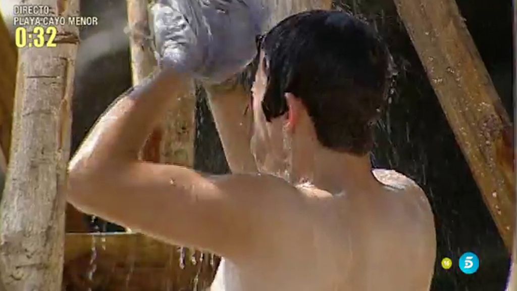 La refrescante ducha de los novatos sube la temperatura en Cayos Cochinos