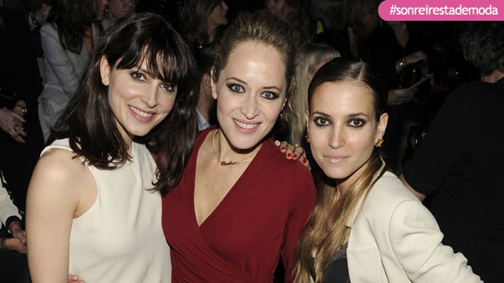 Actrices en el desfile de Roberto Torreta