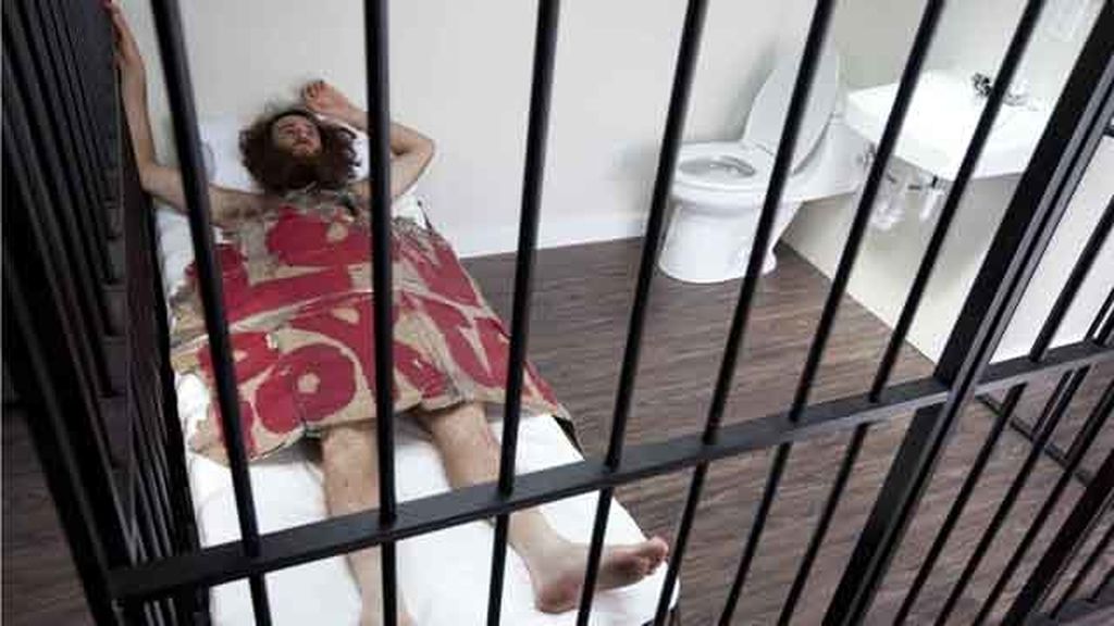 Un artista chino alquila su obra de arte para poder dormir