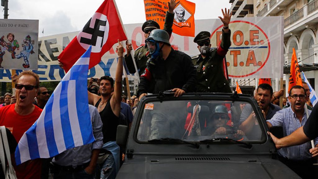 Miles de griegos se manifiestan contra Merkel